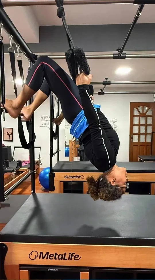 Exercício de inversão no Cadillac, no estúdio